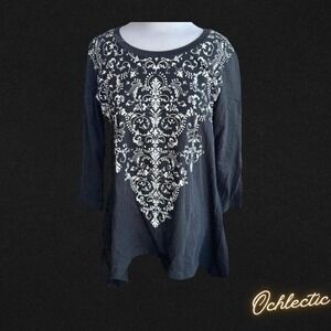 Black and white embroidered long sleeve tunic top